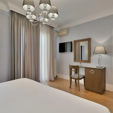 Anaktorikon Boutique 特里波利斯